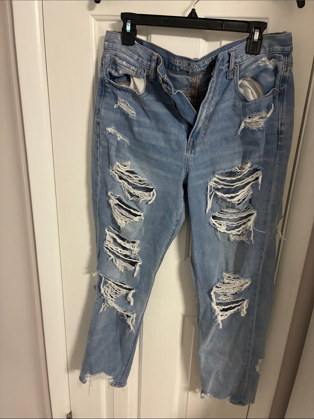 American Eagle Outfitters Mom Jean Light Blue Distressed Women's Ripped Jeans